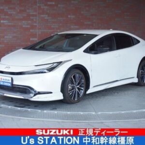 2023 Toyota Prius pearl gasoline used car Japan export