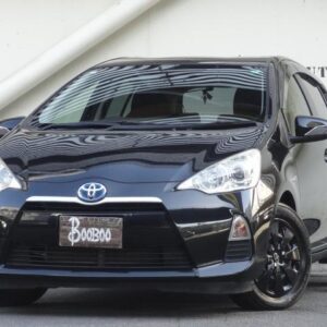 2013 Toyota Aqua black hybrid used car Japan export