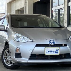 2014 Toyota Aqua silver hybrid used car Japan export