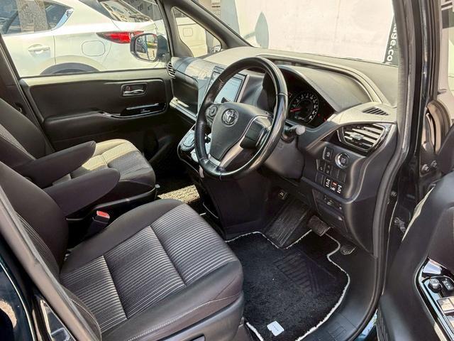 Ref:AUX-23864647 TOYOTA VOXY 2019 14 Ref:AUX-23864647 TOYOTA VOXY 2019 - Image 14