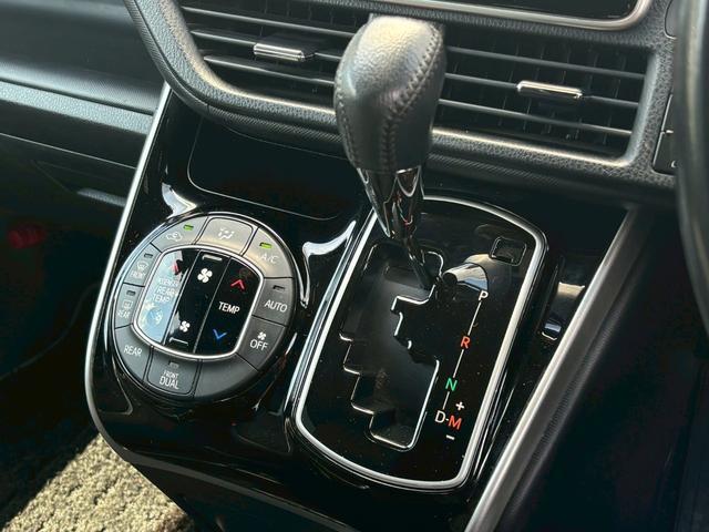 Ref:AUX-23864647 TOYOTA VOXY 2019 18 Ref:AUX-23864647 TOYOTA VOXY 2019 - Image 18