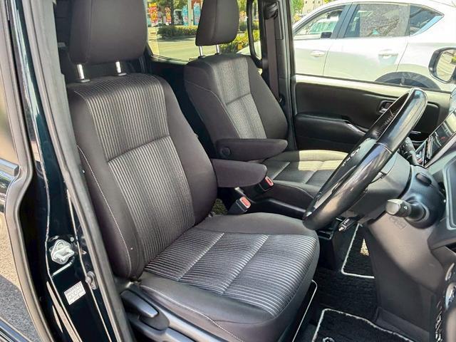 Ref:AUX-23864647 TOYOTA VOXY 2019 6 Ref:AUX-23864647 TOYOTA VOXY 2019 - Image 6