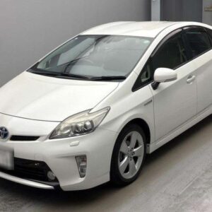 2013 Toyota Prius pearl gasoline used car Japan export