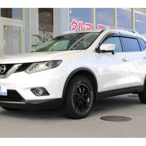 2014 Nissan X-Trail pearl gasoline used car Japan export