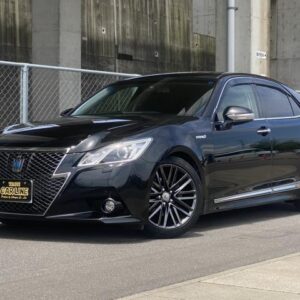 2013 Toyota Crown Hybrid black gasoline used car Japan export
