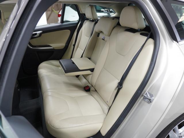 Ref:AUX-23879355 VOLVO V60 2017 13 Ref:AUX-23879355 VOLVO V60 2017 - Image 13