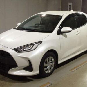 2021 Toyota Yaris pearl gasoline used car Japan export