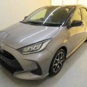 2021 Toyota Yaris gray gasoline used car Japan export