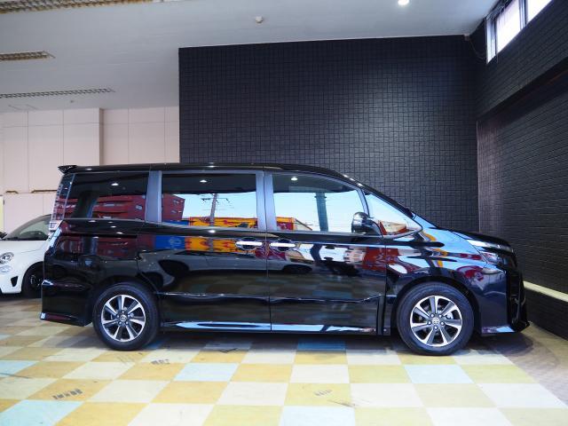 Ref:AUX-23885387 TOYOTA VOXY 2021 4 Ref:AUX-23885387 TOYOTA VOXY 2021 - Image 4