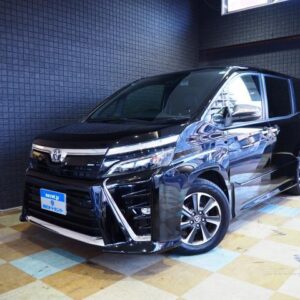2021 Toyota Voxy black gasoline used car Japan export