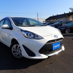 2021 Toyota Aqua white hybrid used car Japan export