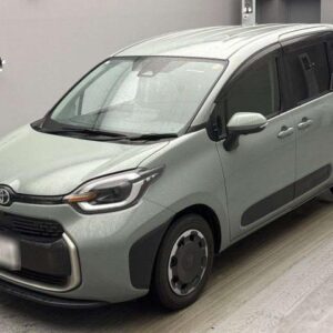2022 Toyota Sienta green gasoline used car Japan export