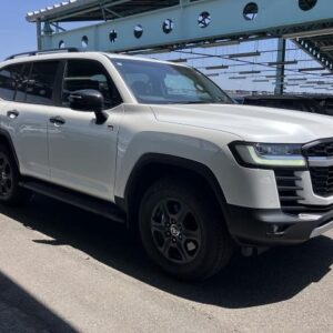 2023 Toyota Land Cruiser pearl gasoline used car Japan export