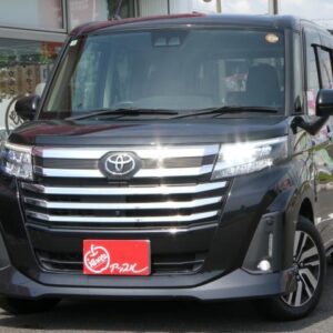 2022 Toyota Roomy black gasoline used car Japan export