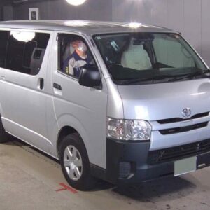 2018 Toyota Hiace Van silver diesel used car Japan export