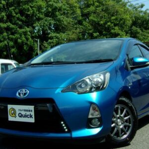 2013 Toyota Aqua blue hybrid used car Japan export