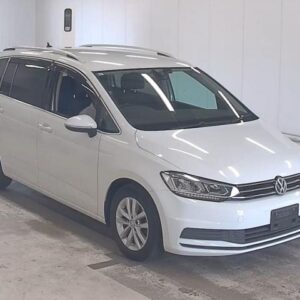2017 Volkswagen Golf Touran white gasoline used car Japan export