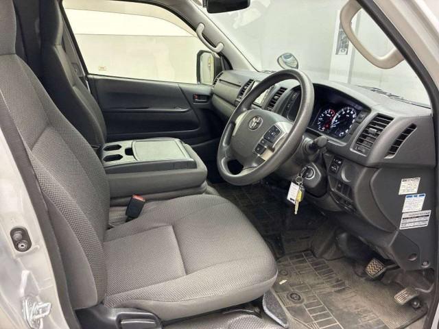 Ref:AUX-23930215 TOYOTA HIACE VAN 2020 4 Ref:AUX-23930215 TOYOTA HIACE VAN 2020 - Image 4