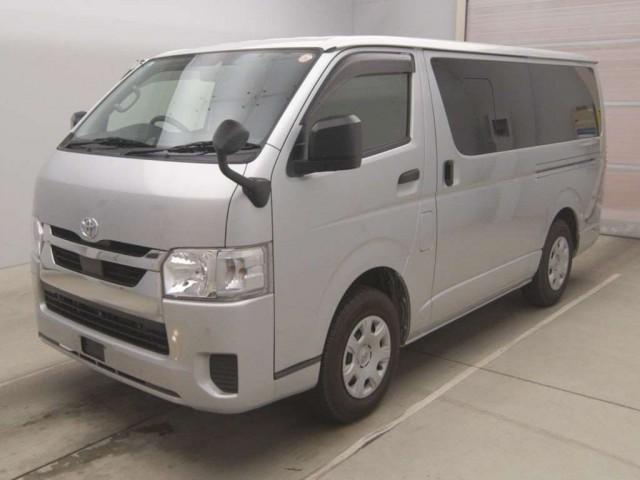 Ref:AUX-23930215 TOYOTA HIACE VAN 2020 1 2020 Toyota Hiace Van silver diesel used car Japan export