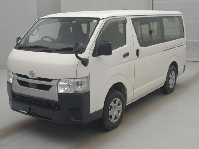 Ref:AUX-23930470 TOYOTA HIACE VAN 2022 1 2022 Toyota Hiace Van white diesel used car Japan export
