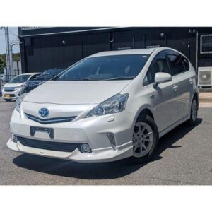 2014 Toyota Prius Alpha pearl hybrid used car Japan export
