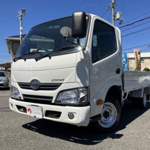2019 Toyota Dyna Truck white diesel used car Japan export