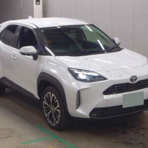 2025 Toyota Yaris Cross pearl gasoline used car Japan export