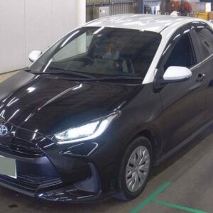 2020 Toyota Yaris black gasoline used car Japan export