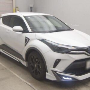 2022 Toyota C-Hr pearl gasoline used car Japan export