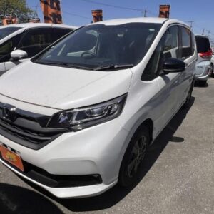 2024 Honda Freed Plus pearl gasoline used car Japan export