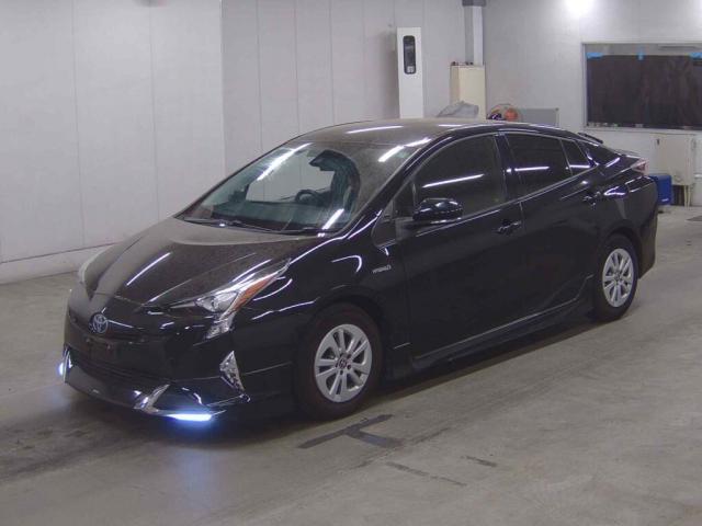 Ref:AUX-23971014 TOYOTA PRIUS 2017 1 2017 Toyota Prius black gasoline used car Japan export