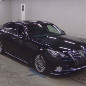 2013 Toyota Crown Majesta black gasoline used car Japan export