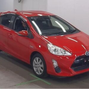 2016 Toyota Aqua red gasoline used car Japan export