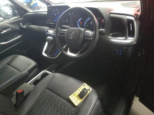 Ref:AUX-23979558 TOYOTA NOAH 2023 3 Ref:AUX-23979558 TOYOTA NOAH 2023 - Image 3