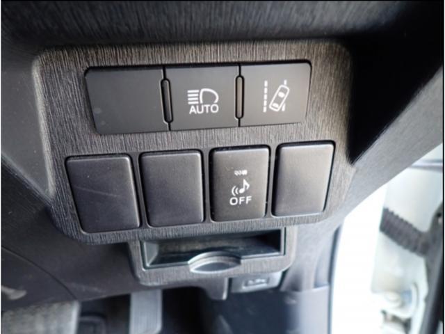 Ref:AUX-23979573 TOYOTA PRIUS ALPHA 2018 11 Ref:AUX-23979573 TOYOTA PRIUS ALPHA 2018 - Image 11