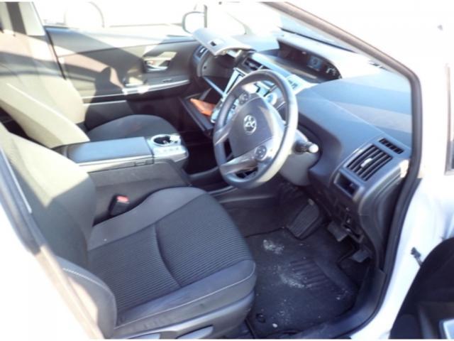 Ref:AUX-23979573 TOYOTA PRIUS ALPHA 2018 3 Ref:AUX-23979573 TOYOTA PRIUS ALPHA 2018 - Image 3