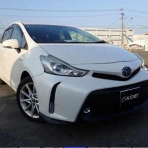 2018 Toyota Prius Alpha pearl gasoline used car Japan export