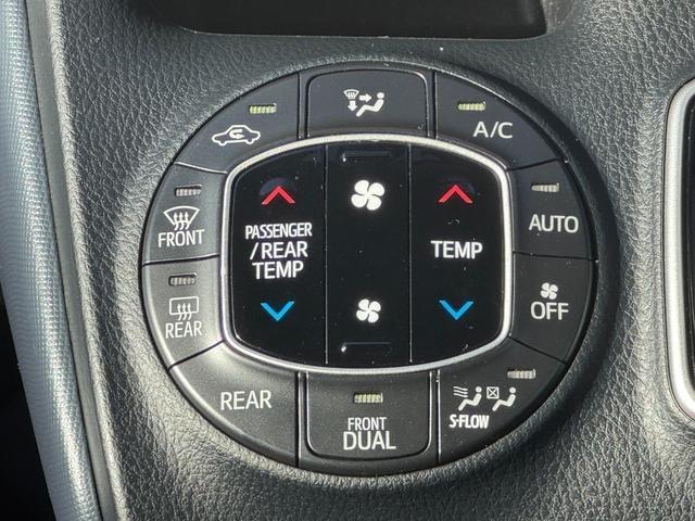 Ref:AUX-23979901 TOYOTA VOXY 2015 17 Ref:AUX-23979901 TOYOTA VOXY 2015 - Image 17