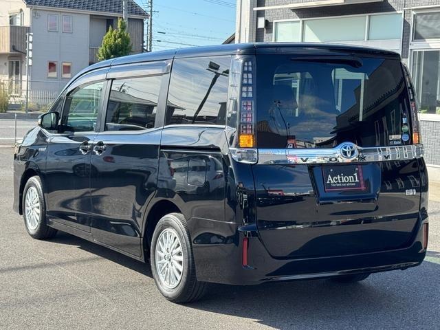 Ref:AUX-23979901 TOYOTA VOXY 2015 4 Ref:AUX-23979901 TOYOTA VOXY 2015 - Image 4