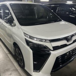 2021 Toyota Voxy pearl gasoline used car Japan export