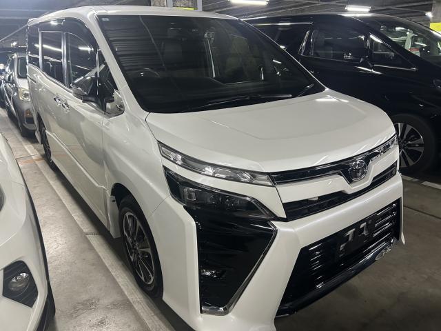 Ref:AUX-23985980 TOYOTA VOXY 2021 1 2021 Toyota Voxy pearl gasoline used car Japan export