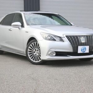 2013 Toyota Crown Majesta silver hybrid used car Japan export