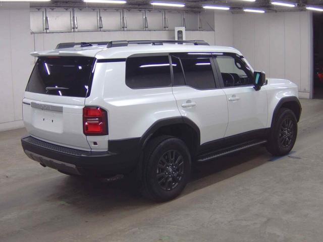 Ref:AUX-23986607 TOYOTA LAND CRUISER 250 2024 5 Ref:AUX-23986607 TOYOTA LAND CRUISER 250 2024 - Image 5