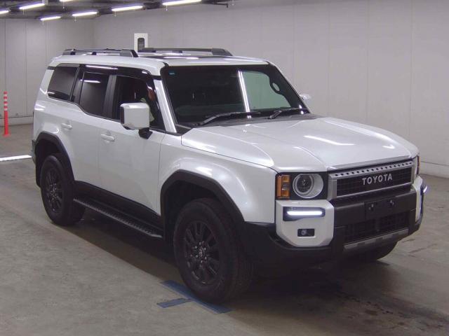 Ref:AUX-23986607 TOYOTA LAND CRUISER 250 2024 1 2024 Toyota Land Cruiser 250 pearl gasoline used car Japan export