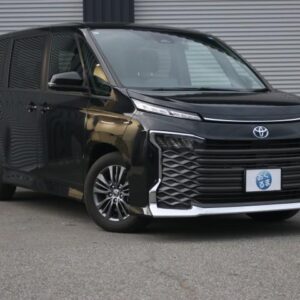 2022 Toyota Voxy black hybrid used car Japan export