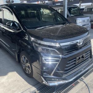 2021 Toyota Voxy black gasoline used car Japan export