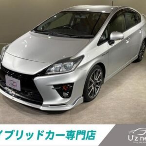 2013 Toyota Prius silver hybrid used car Japan export