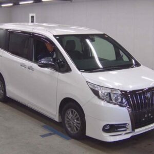 2017 Toyota Esquire pearl gasoline used car Japan export