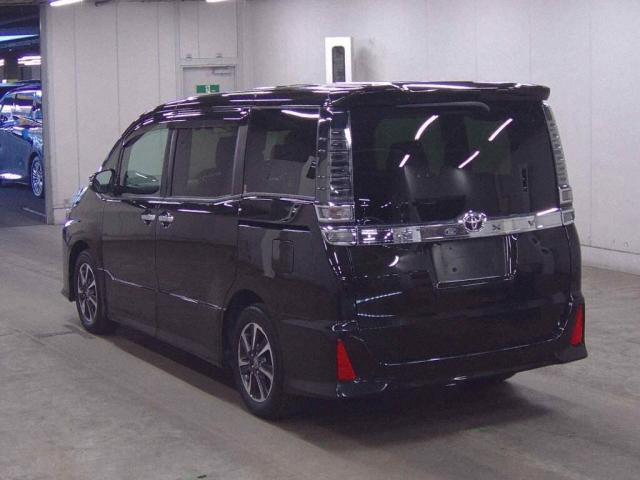 Ref:AUX-24009032 TOYOTA VOXY 2021 2 Ref:AUX-24009032 TOYOTA VOXY 2021 - Image 2