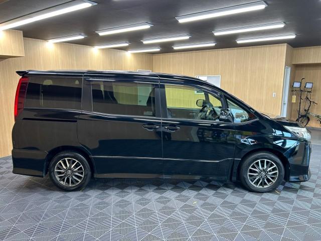 Ref:AUX-24013754 TOYOTA NOAH 2015 3 Ref:AUX-24013754 TOYOTA NOAH 2015 - Image 3
